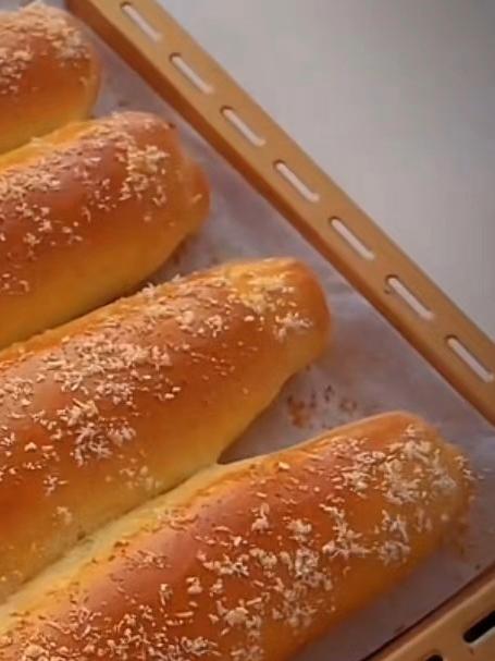今天给大家分享一个面包的做法
