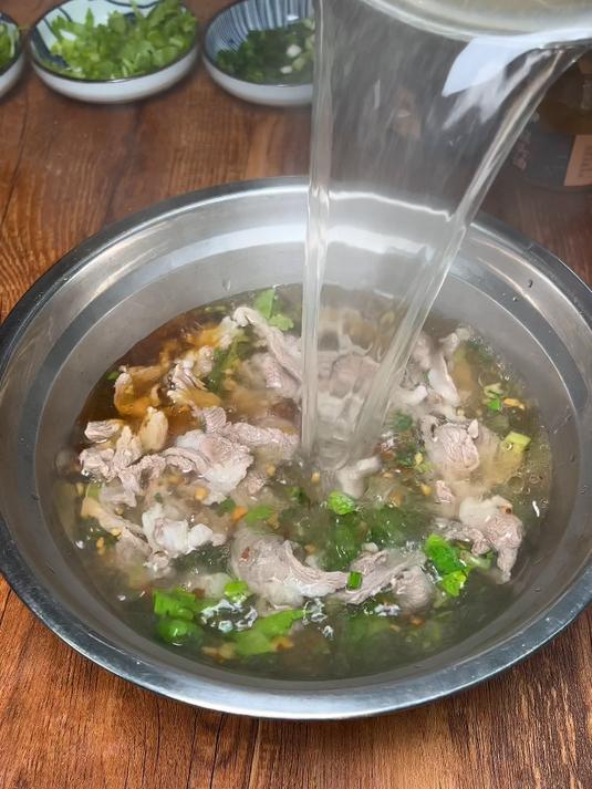 亚洲四大名汤之一的潮汕牛肉汤做法，不仅做法简单，味道特别鲜美