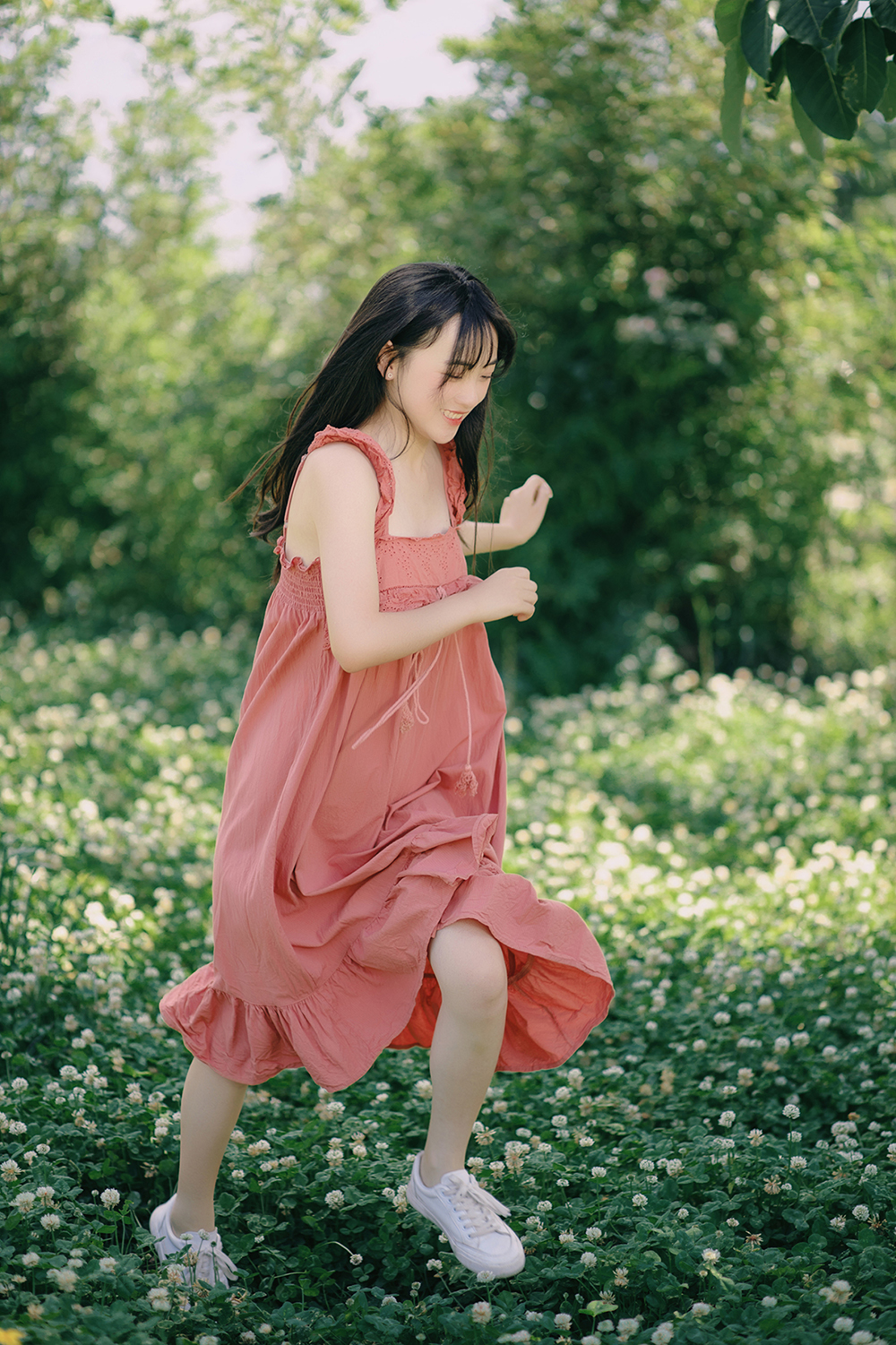 图片[12]-夏日阳光下的女孩-六色网