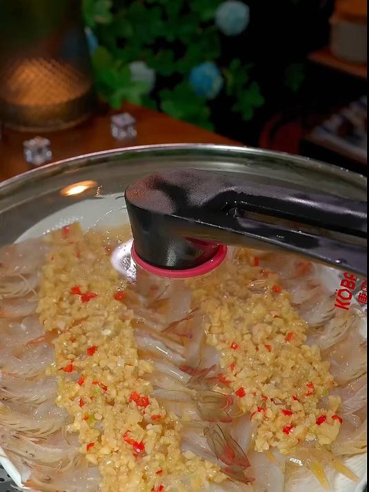 鲍汁凤爪详细做法，个个都软糯鲜香，特别的好吃～