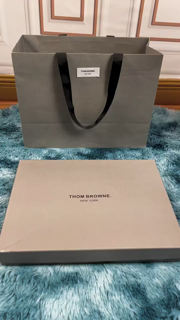 TB汤姆布朗商务休闲衬衫,条纹搭配设计时尚大方