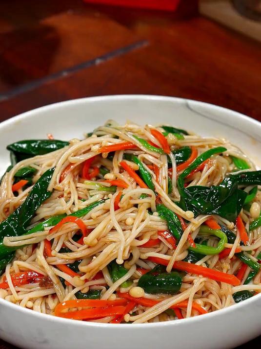 酸辣美味的金针菇拌菠菜