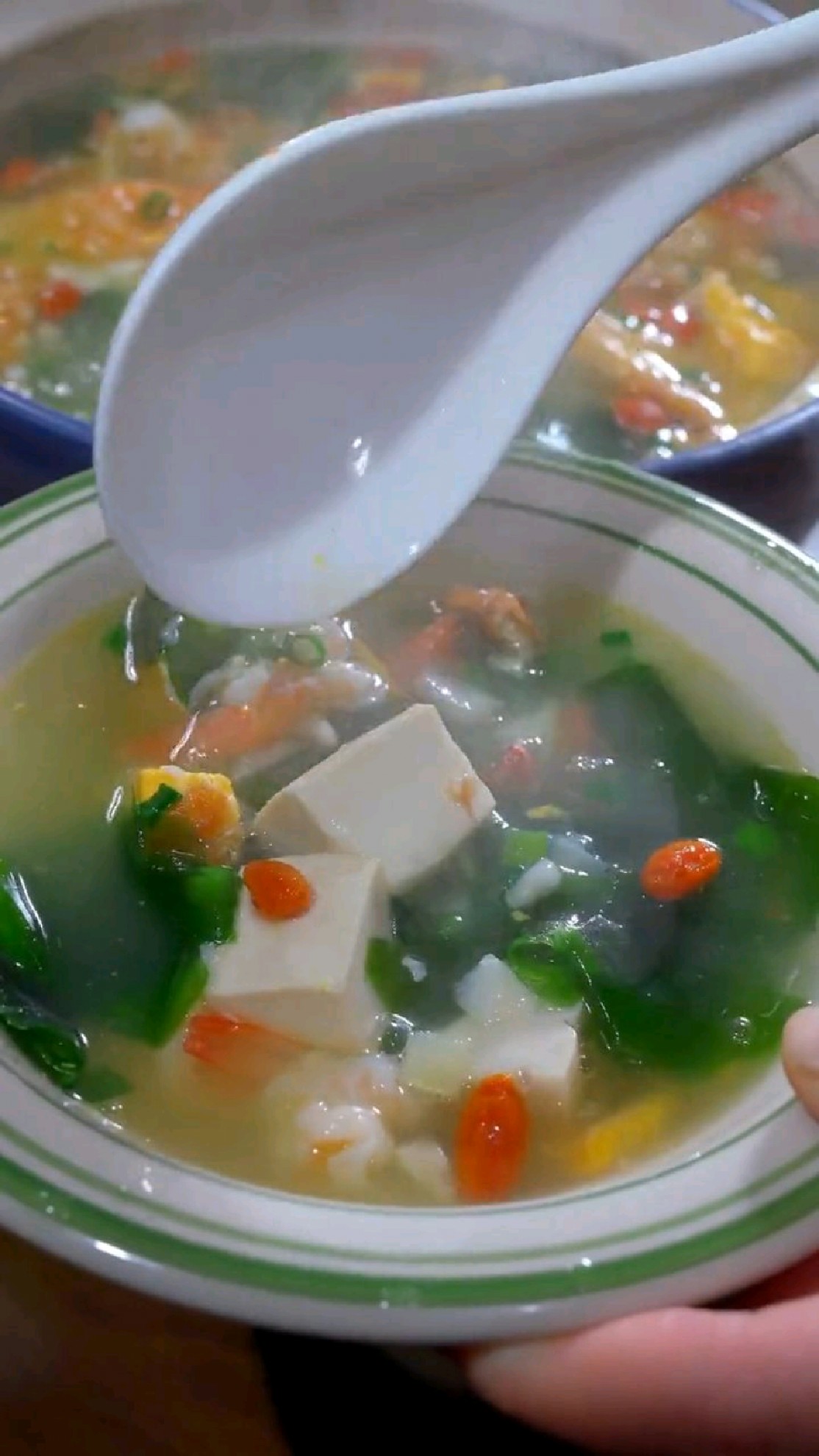 裙带菜鸡蛋虾仁汤做法教程分享