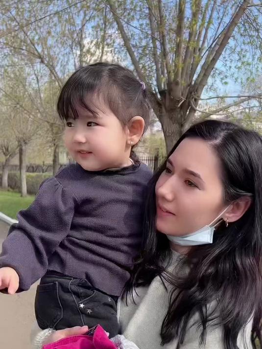 今天接小莉娜接早了,没吃到幼儿园的鱼,不甘心啊!