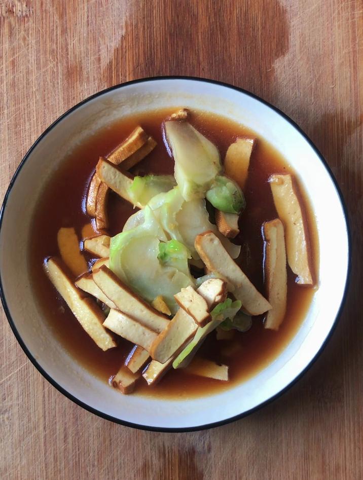 干豆腐的家常做法大全,分享一道干豆腐炒儿菜