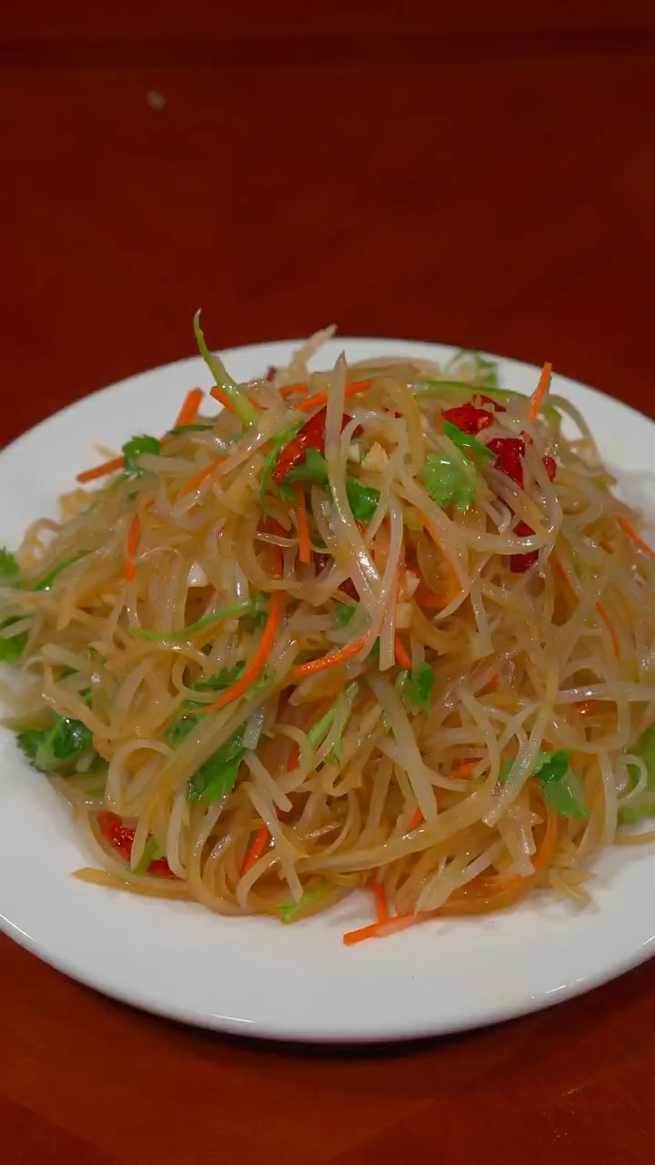 今日菜谱:酸辣土豆丝