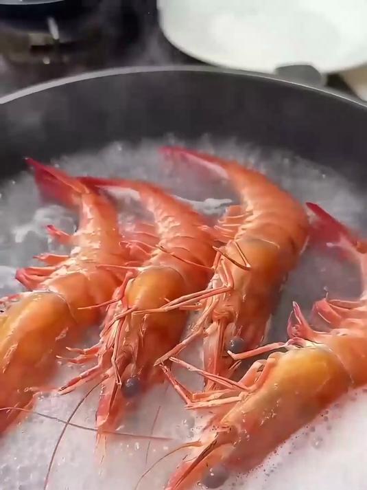 看这虾钳！黑虎虾，连钳子里都有肉！？