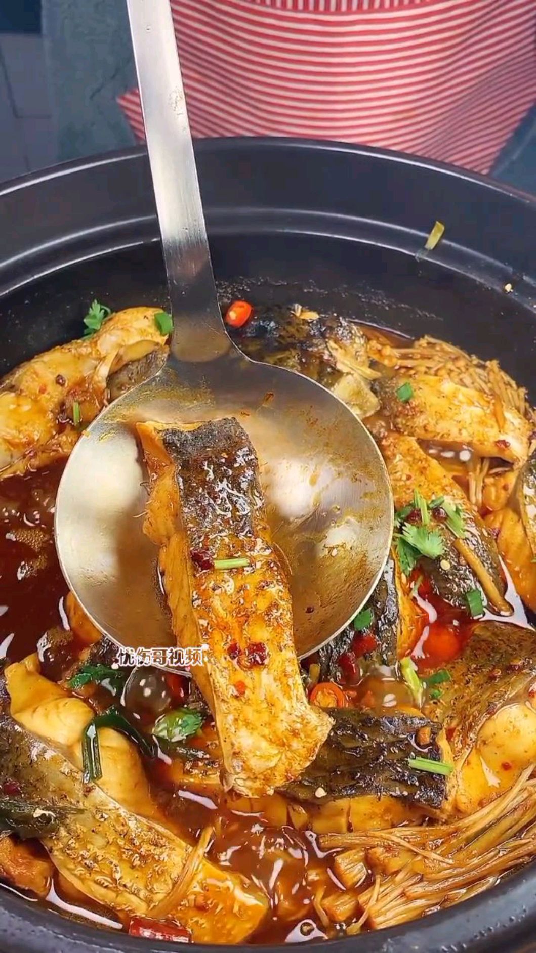 草鱼像我这样做,肉质鲜嫩,特别好吃 。
