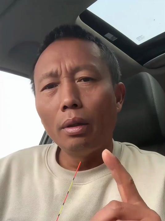 冬天野钓鲫鱼，经常用蚯蚓红虫就永远玩不好台钓，看看就知道了