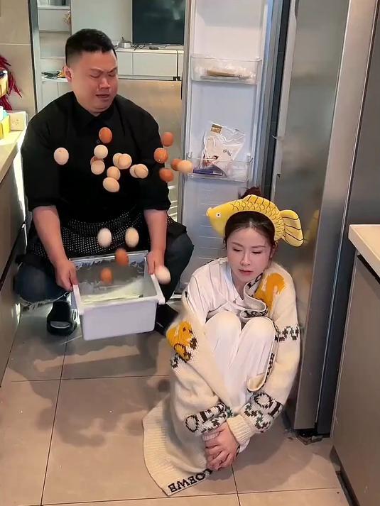昨天买的鸡蛋让她放冰箱,结果她放冷冻了!你们说这鸡蛋还能吃么