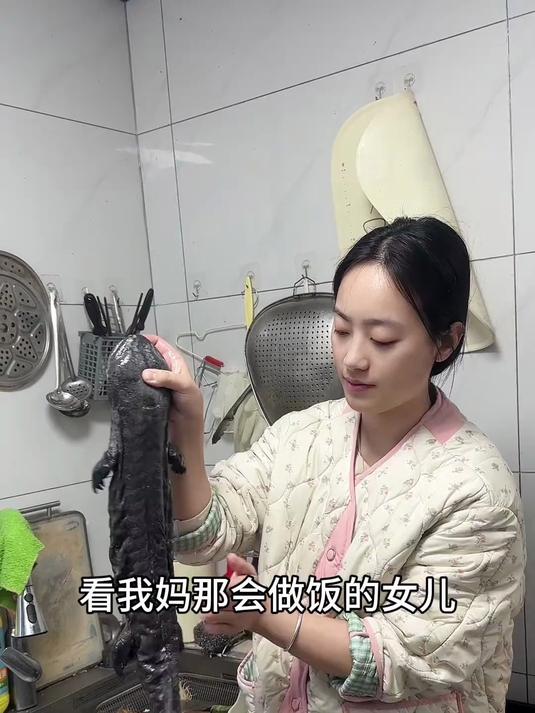 4分钟视频带你解锁娃娃鱼的两种神仙吃法(01)