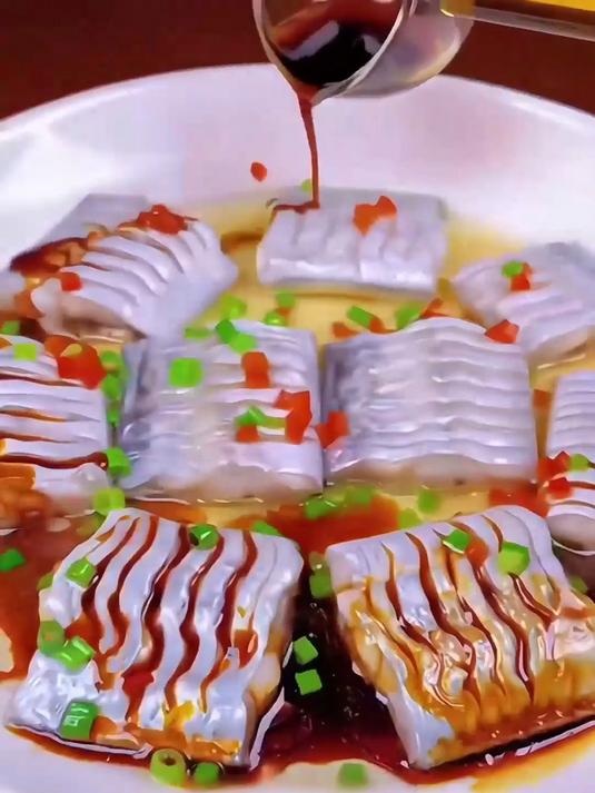 带鱼中段,肉质紧实,嚼着有口感