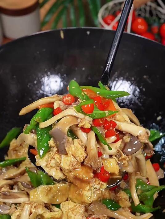 素炒平菇又是一道适合全家胃口的家常菜