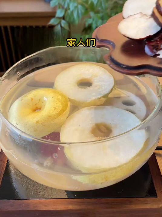 咳嗽痰多总不好?马蹄雪梨水清甜不腻,止咳化痰超管用
