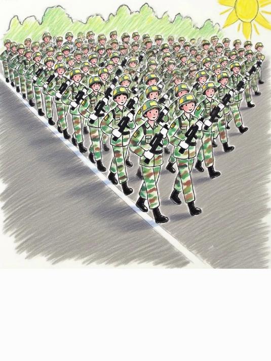 阅兵想象藏心底,儿挥彩笔现雄姿