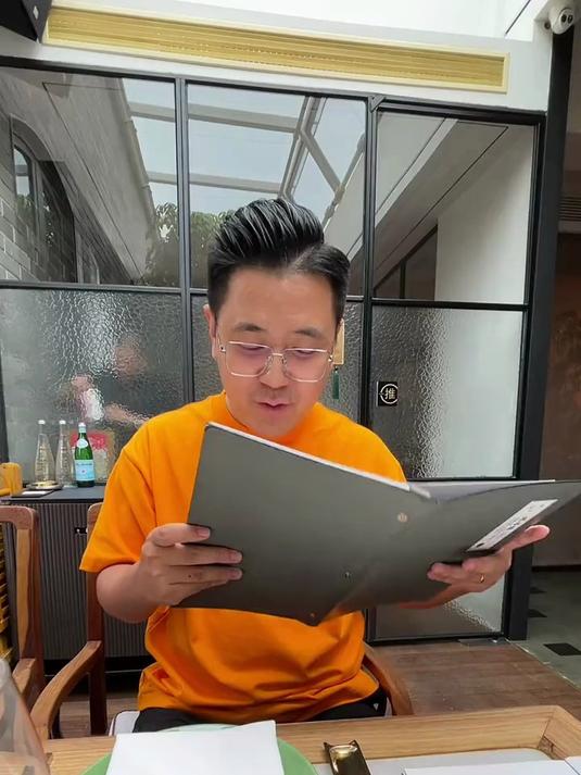 连烤鸭都要带身份证?!让我们尝尝味道到底怎样?!