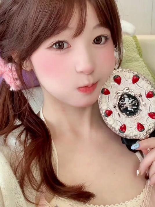 谁能拒绝草莓蛋糕！