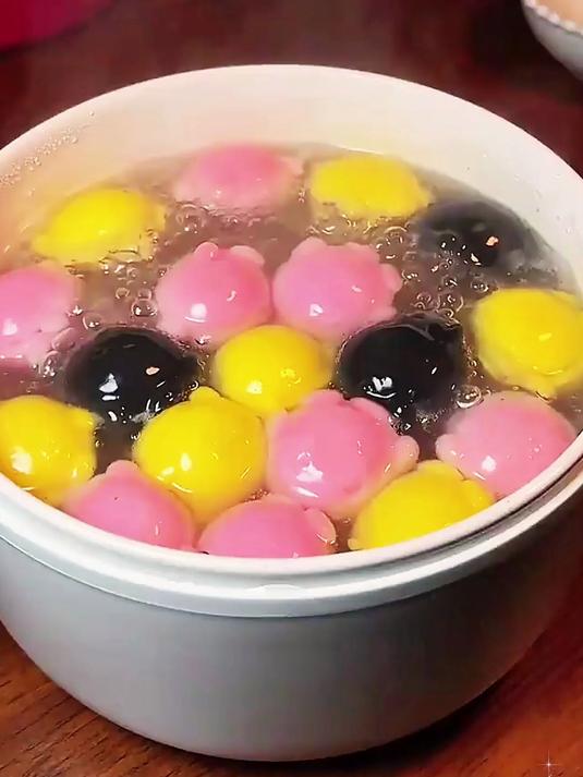 应该没有哪个小朋友,能拒绝这一碗派对汤圆!