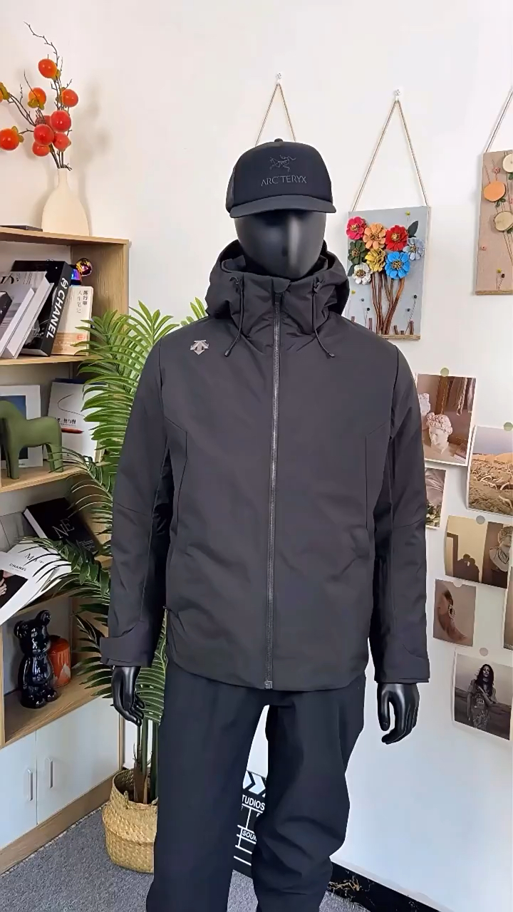 迪桑特防风防泼水保暖羽绒服