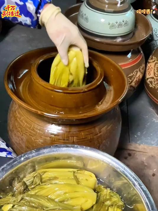 老坛酸菜广西柳州老坛酸菜吃过一次就忘不了那个味好吃到停不下来