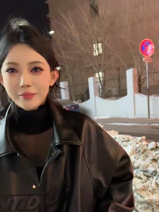 新的一年一起加油鸭 东北女孩 情侣