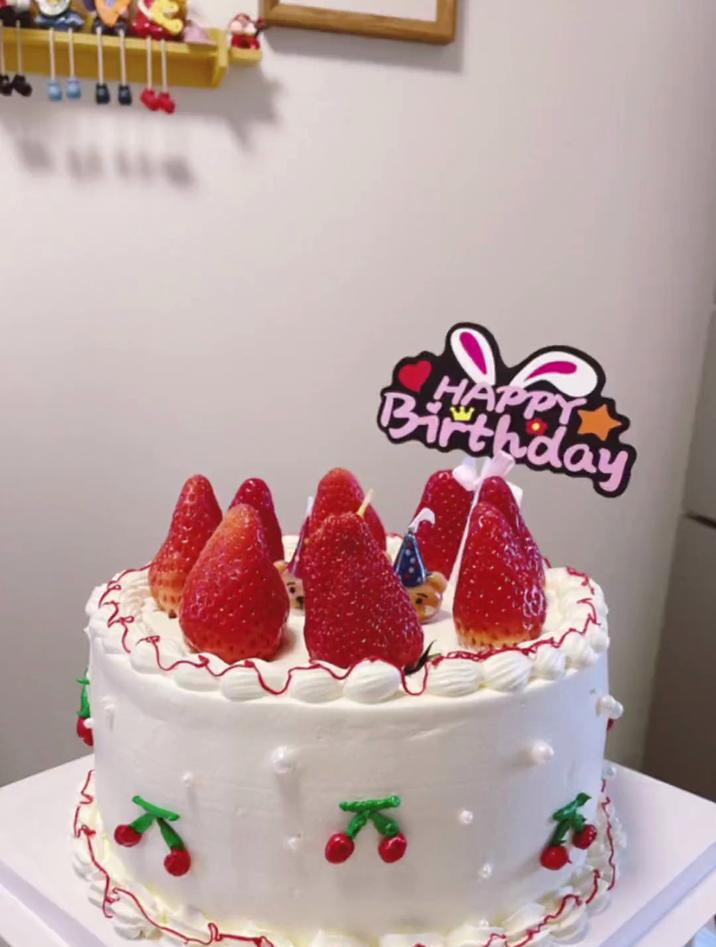 宝贝生日，妈妈自己在家做了生日蛋糕