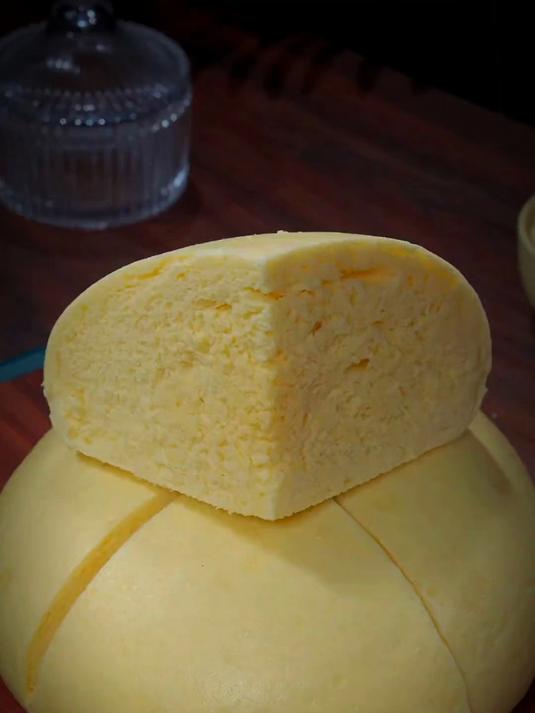 今天给大家分享一个玉米面发糕的做法