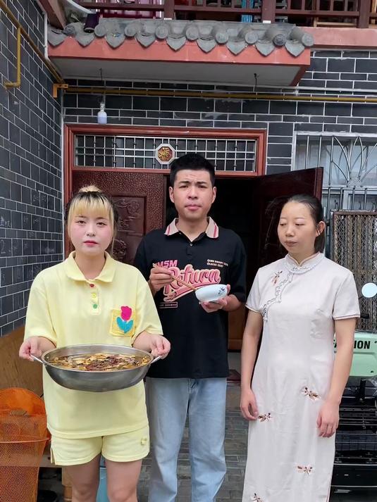 给男朋友妈妈做鱼吃，她居然想吐