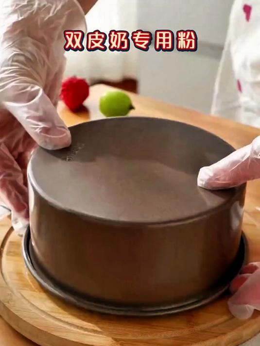 夏天喜欢吃双皮奶,在家也可以做做法简单可以搭配自己喜欢的水果