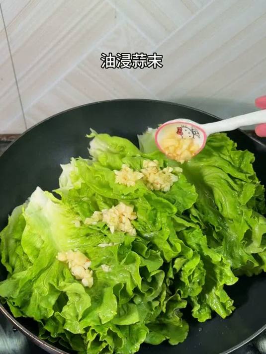 合适懒人的水油焖菜，5分钟搞定一盘菜，关键做法简单又好吃水油焖菜