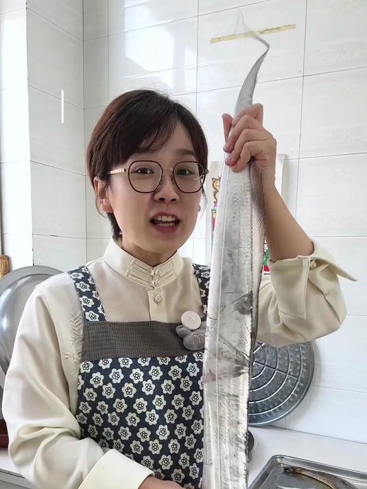 大铁锅炖鱼一锅出,热乎乎鲜溜溜简直太下饭了