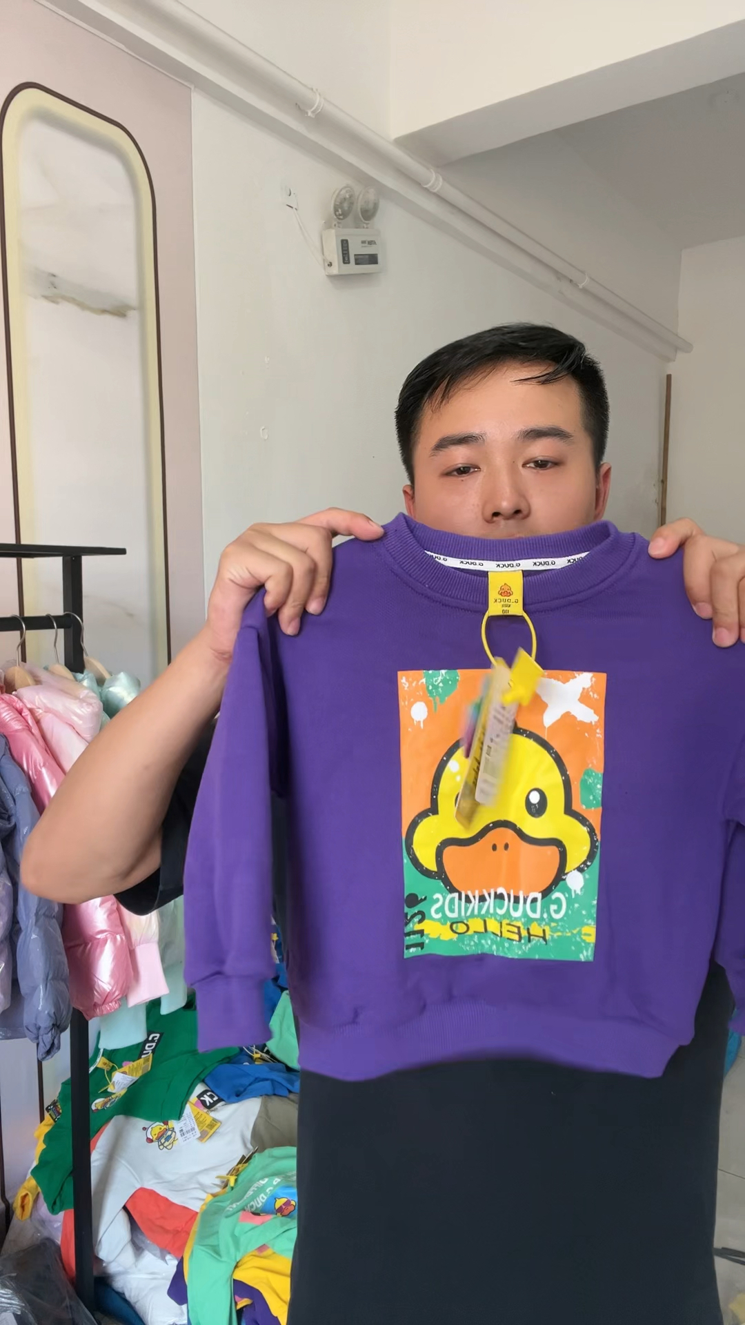 38的高温天气小黄鸭卫衣确调价了,童装店的你们跟上节奏了吗?