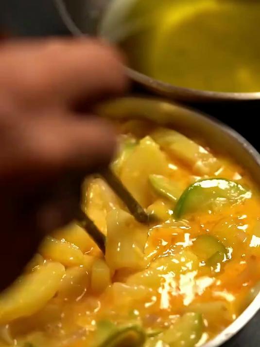 简单的三样食材,就可以做出西班牙土豆饼