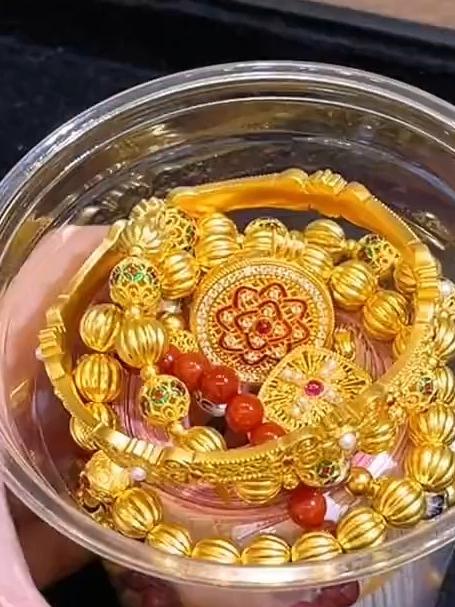 秋天的第一杯奶茶！网友：一看就不好喝，10元卖我