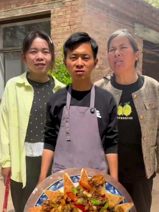 婆婆今天突然给我50块让我去买白条鸡去，蔡威给炖的白条鸡