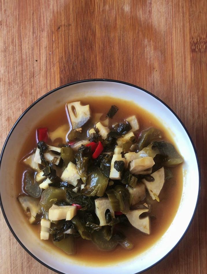 藕的做法大全家常菜,分享一道莲藕炒酸菜