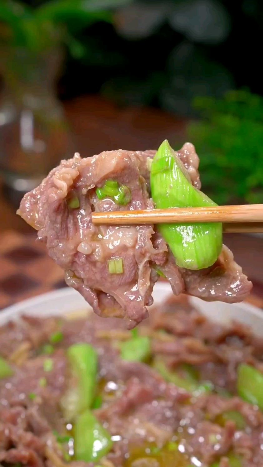 这道丝瓜蒸牛肉,好吃又营养