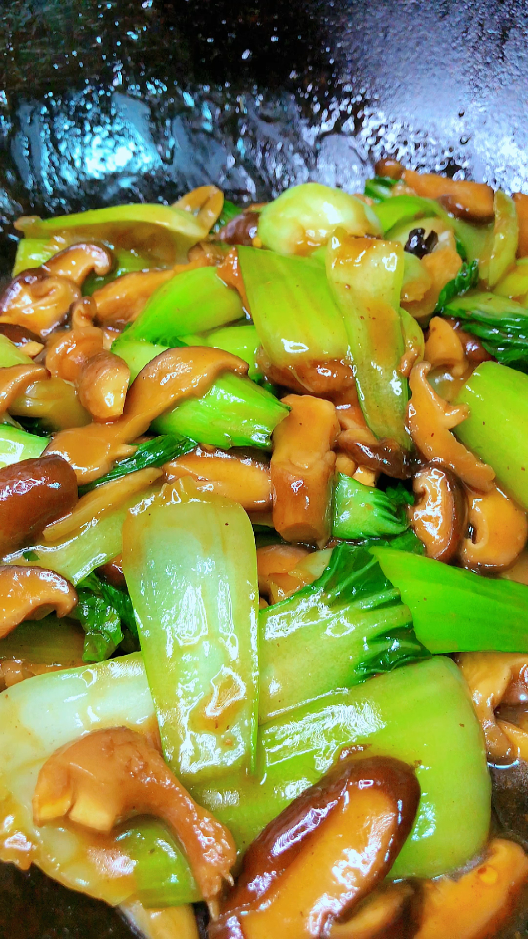 油菜鲜香香菇入味,做法简单的香菇炒油菜