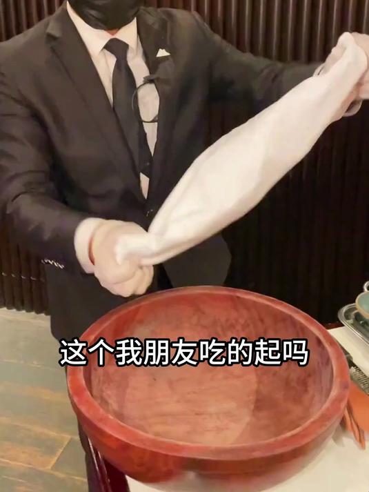 高端的菜品往往用的是简单食材，带你认识上海特色菜品