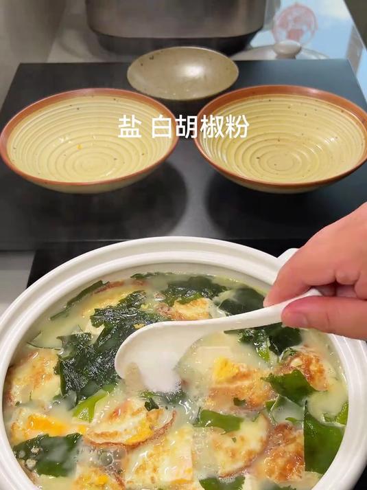 鲫鱼汤营养鲜美,好吃又简单