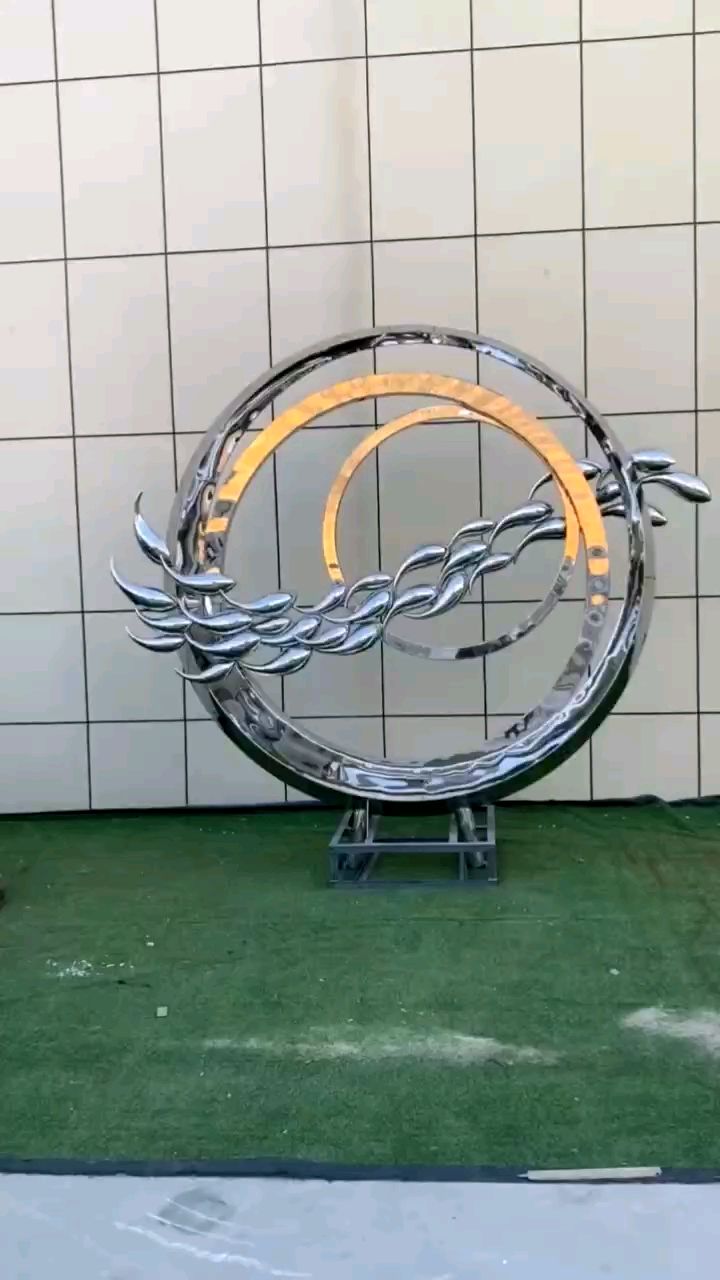 鱼跃龙门雕塑不锈钢材质镜面效果