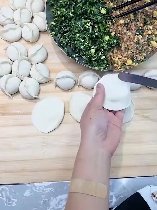 自从用上这个304不锈钢挑馅勺子，包饺子包馄饨速度提升了3倍，挖馅儿利索还不粘馅，清洗也很