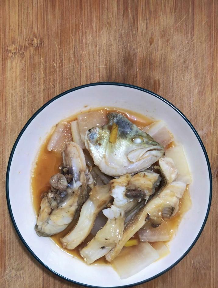 清蒸鲈鱼需要蒸几分钟,大火蒸7分钟即可