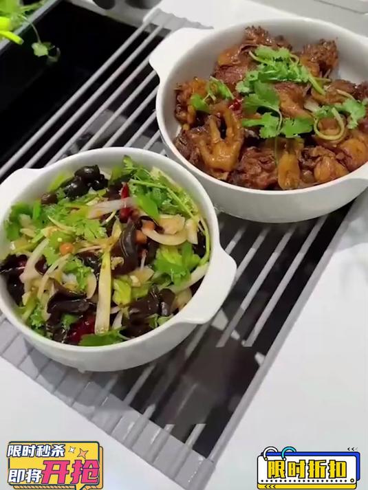 双耳设计好端拿，陶瓷汤盆耐高温，盛热汤不烫手