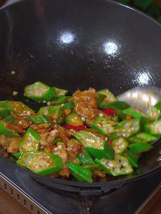 秋葵不要总是白灼，你就像我这样做个爆炒秋葵，简单营养又美味！