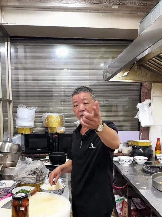 马鲛咸鱼炒饭,咸香流油,直击味蕾,连吃 3 碗不过瘾!