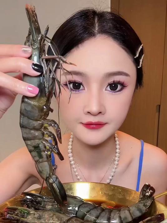 麻辣鲜捕黑虎虾香到舔盘!肉质紧实超入味,鲜到跺脚～