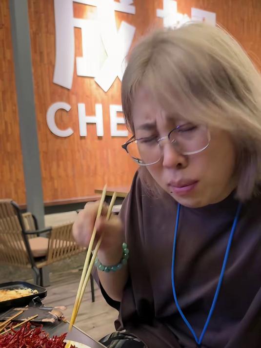 这菜名起的真别致！你知道啥奇奇怪怪的菜名不？成功被菜名吸引