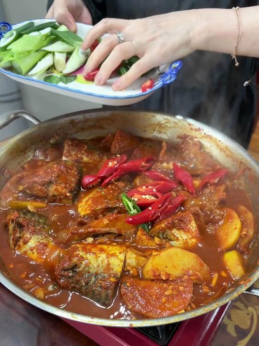 喜欢吃深海鱼婆给我做吃哈哈香迷糊了