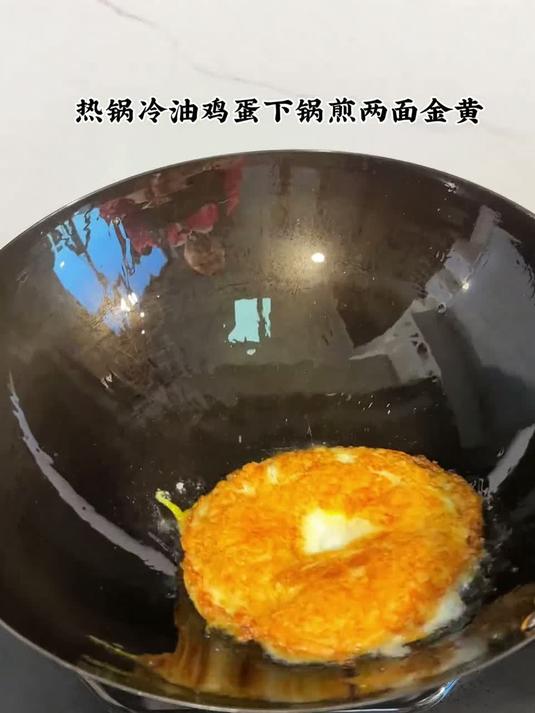 零失败做出超好喝的鲫鱼豆腐汤，好喝又补钙，汤浓味美，暖心又暖胃！鲫鱼豆腐汤